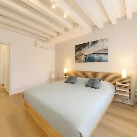Maison entière climatisée pour 6 personnes avec parking proche Astérix, Roissy CDG, Chantilly, Le Bourget *